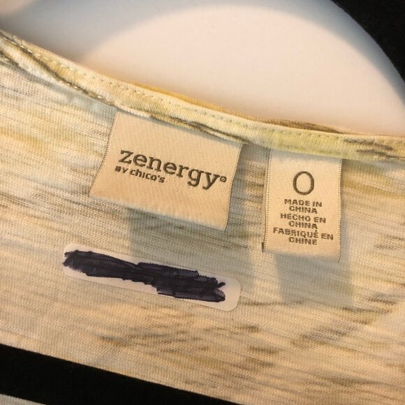 Chicos Zenergy Short Sleeve Scoop Neck Robyn Print Top Yellow Size 0 (US Size S) - Picture 3 of 7